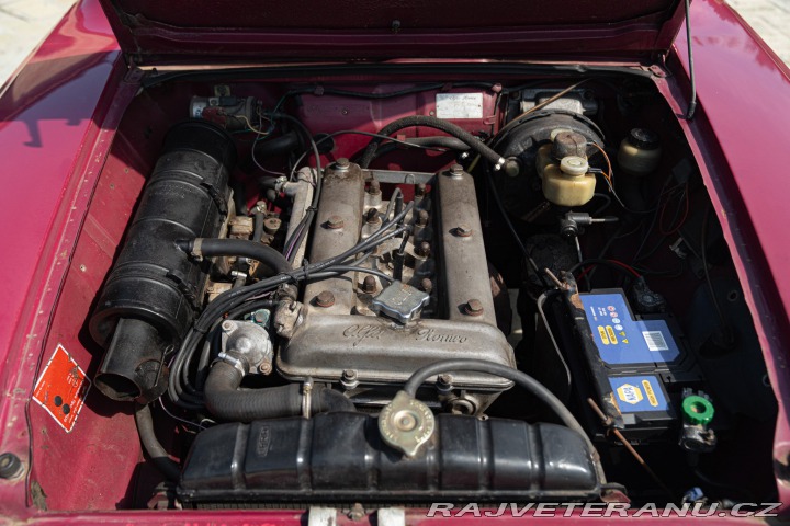 Alfa Romeo Giulia NUOVA SUPER 1300 1974
