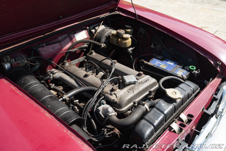 Alfa Romeo Giulia NUOVA SUPER 1300 1974