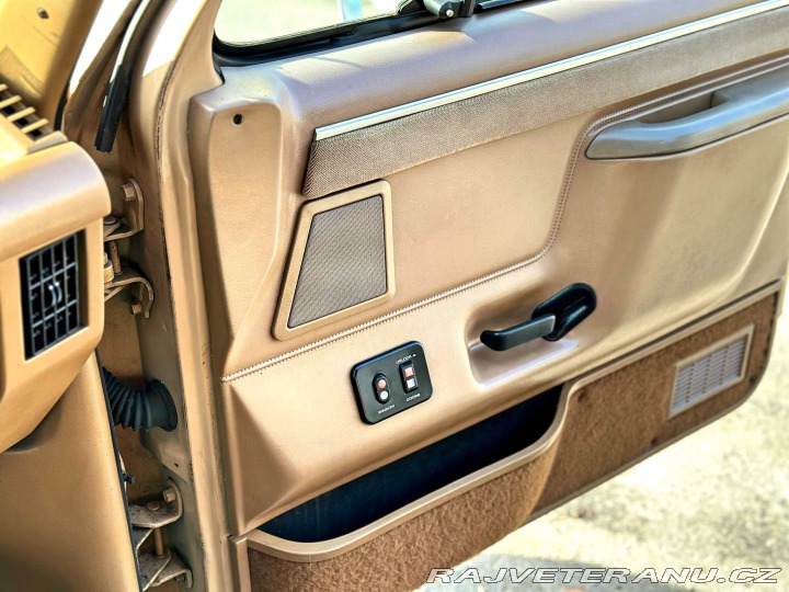 Ford F 350 7.5 V8 | CENTURION 1987
