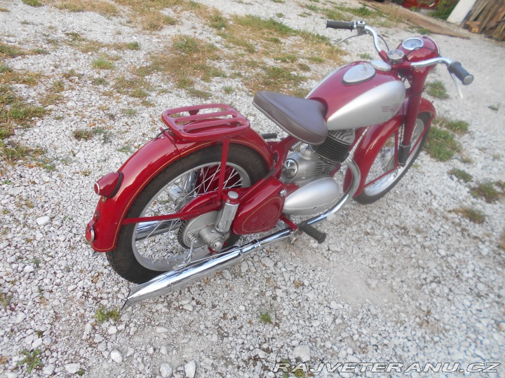 Jawa 250 pérák FJ 1947