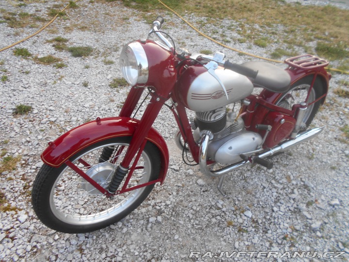 Jawa 250 pérák FJ 1947