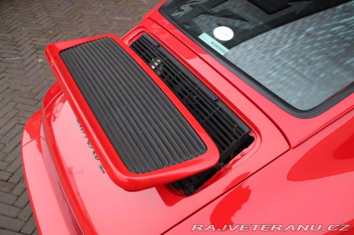 Porsche 911 Carrera 2 1991