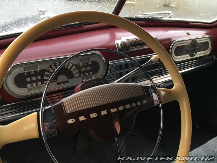 Oldsmobile 98 Custom Cruiser 1947