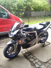 Suzuki GSX GSXR 750