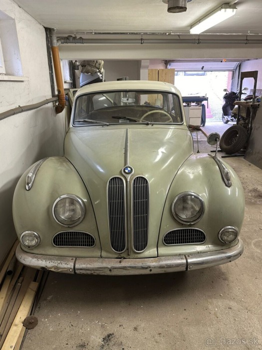 BMW 502 