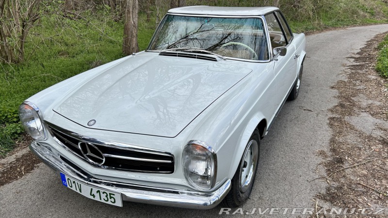 Mercedes-Benz 230 Pagoda