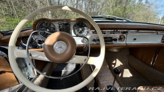 Mercedes-Benz 230 Pagoda 1964