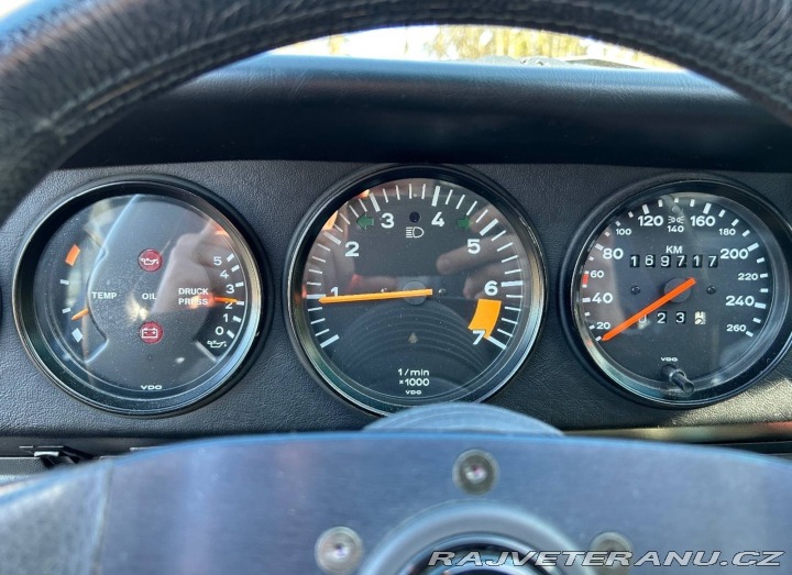 Porsche 911 Carrera 3.2 G50 1987