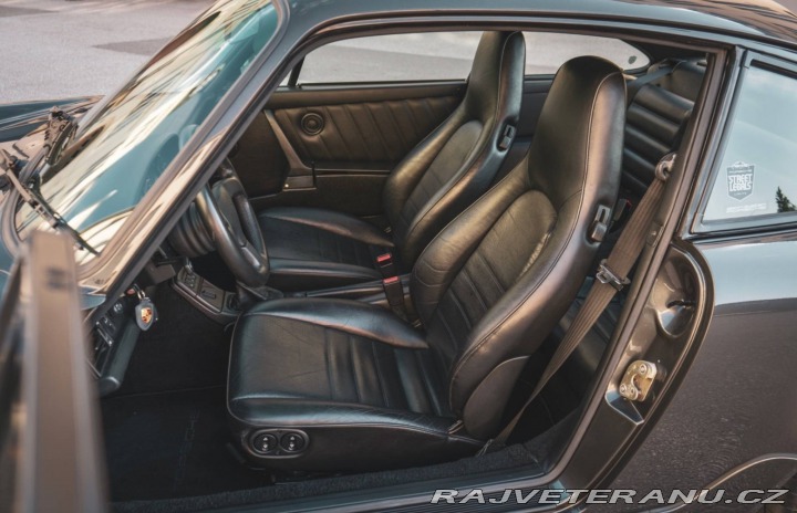Porsche 911 Carrera 2 (964) 1992