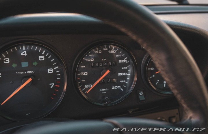 Porsche 911 Carrera 2 (964) 1992
