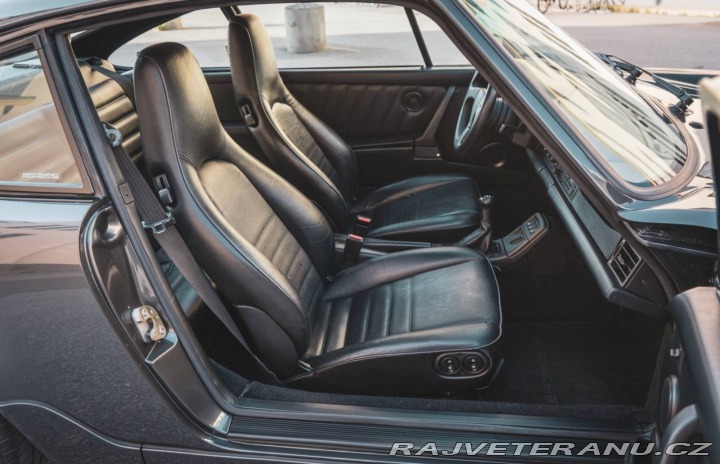 Porsche 911 Carrera 2 (964) 1992