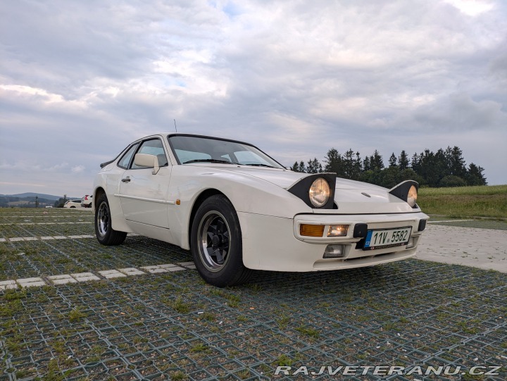 Porsche 944 1982