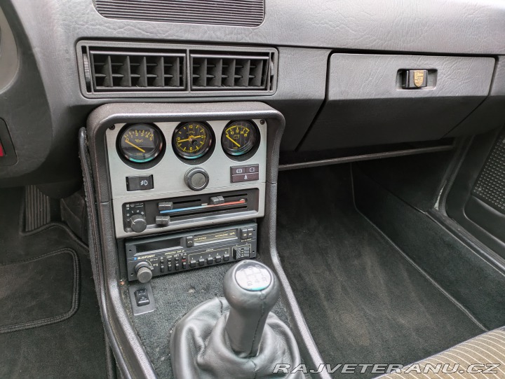 Porsche 944 1982