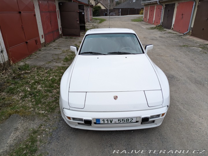 Porsche 944 1982