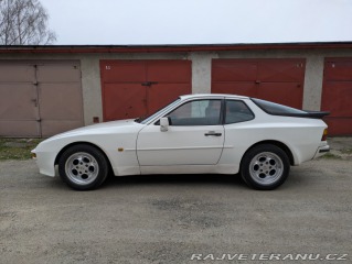 Porsche 944 1982