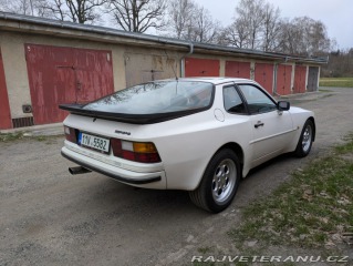Porsche 944 1982