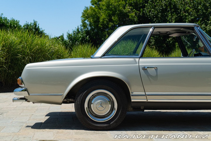 Mercedes-Benz 230 SL 1965