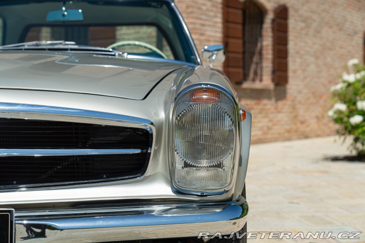 Mercedes-Benz 230 SL 1965