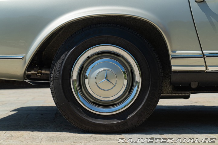 Mercedes-Benz 230 SL 1965