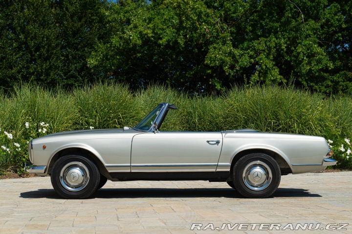Mercedes-Benz 230 SL 1965