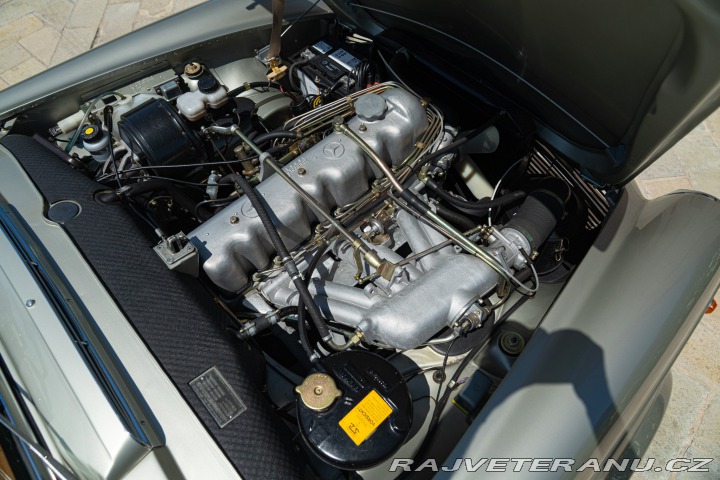 Mercedes-Benz 230 SL 1965