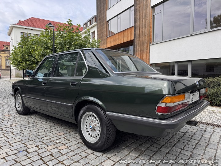 BMW 5 E28 525e manuál 1984