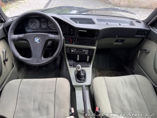 BMW 5 E28 525e manuál 1984