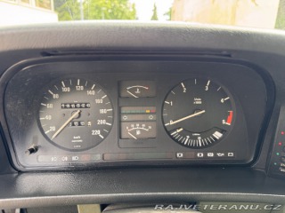 BMW 5 E28 525e manuál 1984