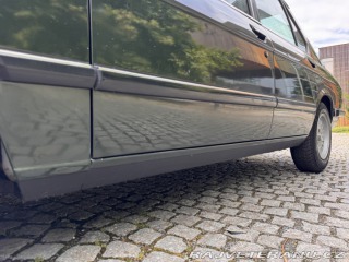 BMW 5 E28 525e manuál 1984