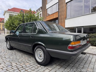 BMW 5 E28 525e manuál 1984