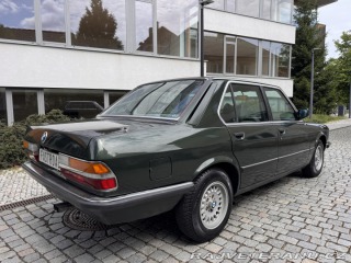 BMW 5 E28 525e manuál 1984