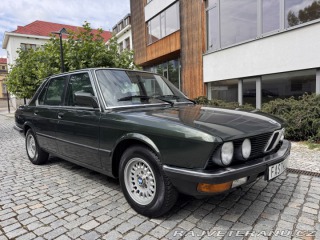 BMW 5 E28 525e manuál 1984