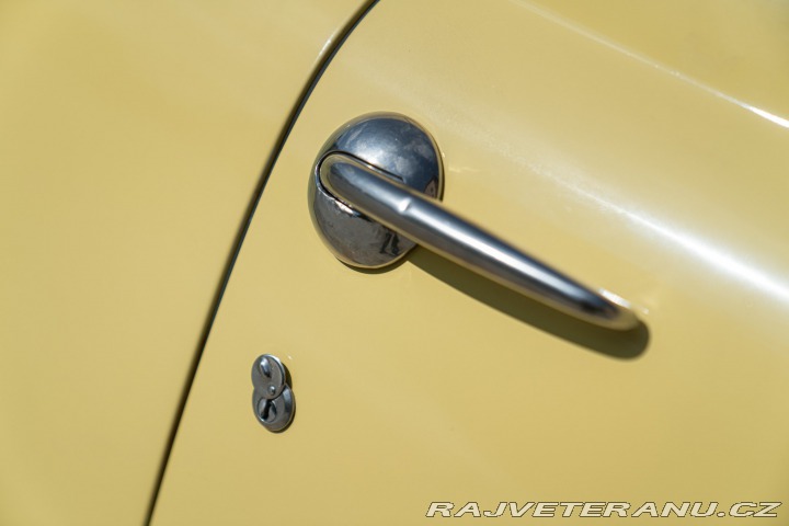 Studebaker Ostatní modely CHAMPION REGAL DELUXE CABRIOLET 1950