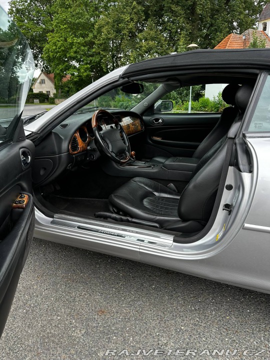 Jaguar XK8 2001