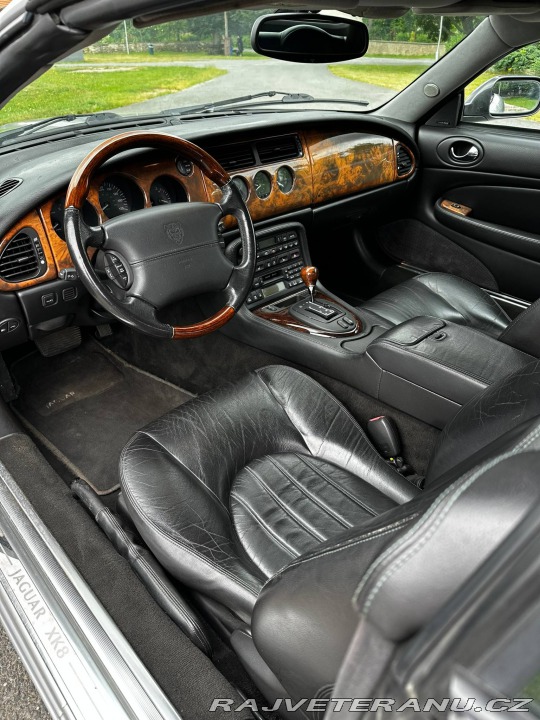 Jaguar XK8 2001