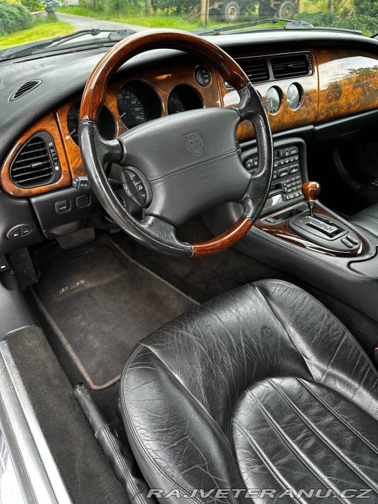 Jaguar XK8 2001