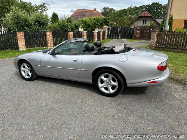 Jaguar XK8 2001