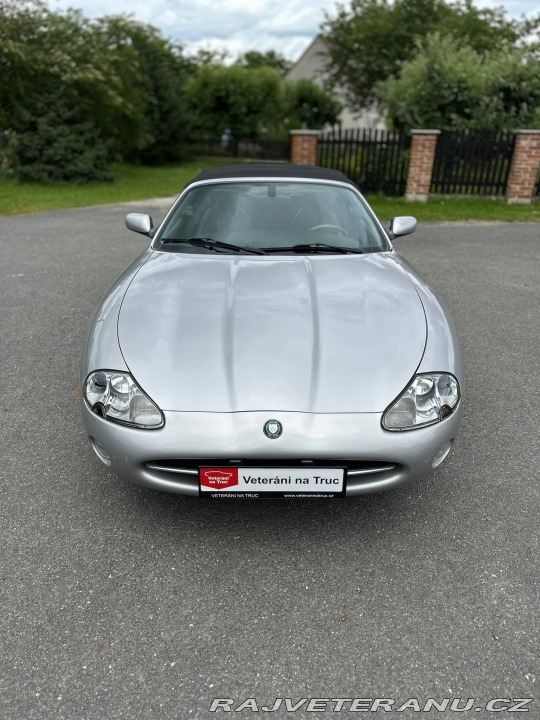 Jaguar XK8 2001