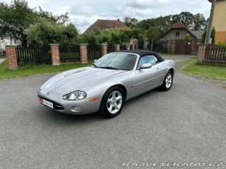 Jaguar XK8  2001