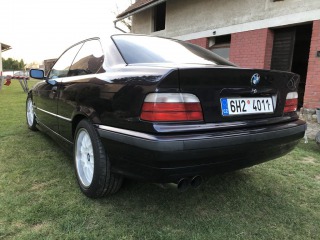 BMW 3 323i