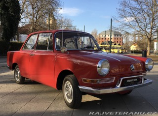 BMW 700 