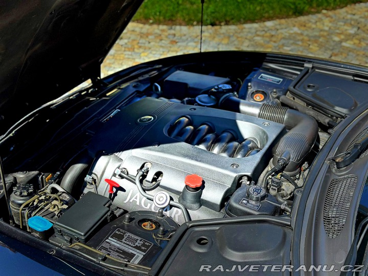 Jaguar XK8 4.2 V8 | 65 971 mil 2003