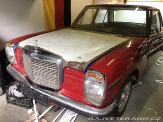 Mercedes-Benz 220 W115 1972
