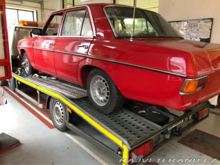 Mercedes-Benz 220 W115 1972
