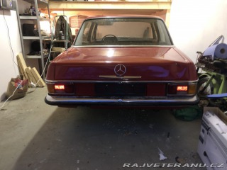 Mercedes-Benz 220 W115 1972