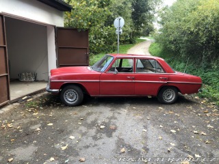 Mercedes-Benz 220 W115 1972
