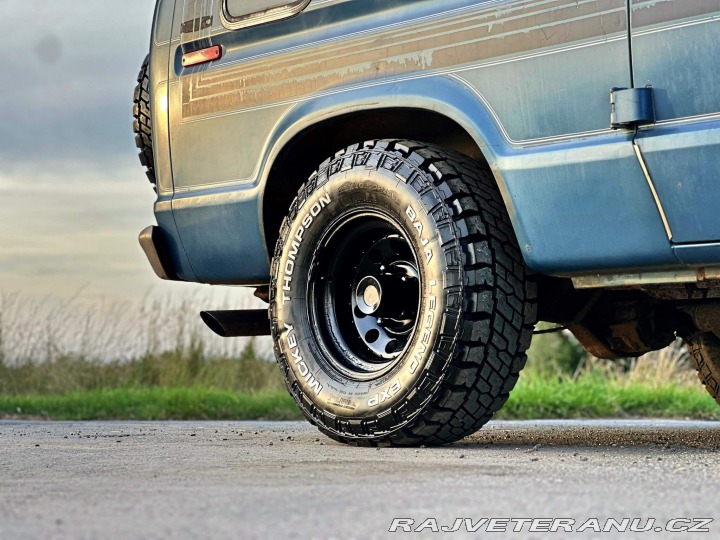 Ford Econoline E150 5.8 V8 | Action Vans 1981