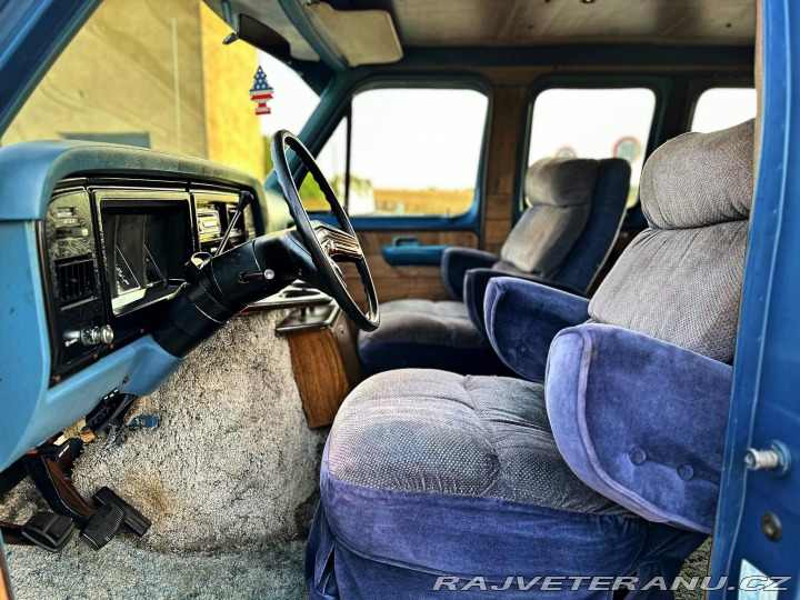 Ford Econoline E150 5.8 V8 | Action Vans 1981