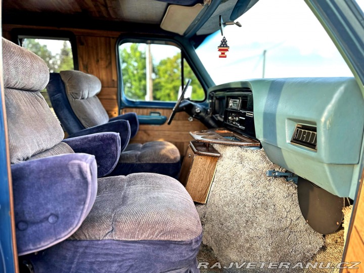 Ford Econoline E150 5.8 V8 | Action Vans 1981
