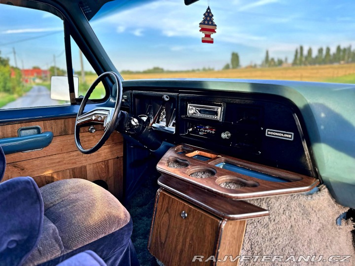 Ford Econoline E150 5.8 V8 | Action Vans 1981